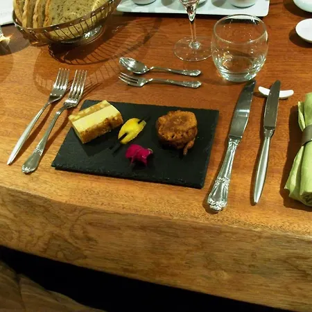 Cosy Avec Bien-etre, Parking, Wifi - Au Coeur De L'auvergne - Fr-1-582-506 Bed & Breakfast *