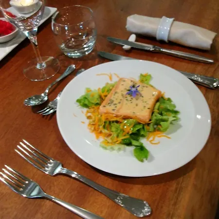 Cosy Avec Bien-etre, Parking, Wifi - Au Coeur De L'auvergne - Fr-1-582-506 Bed & Breakfast