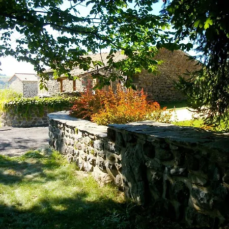 Cosy Avec Bien-etre, Parking, Wifi - Au Coeur De L'auvergne - Fr-1-582-506 Bed & Breakfast